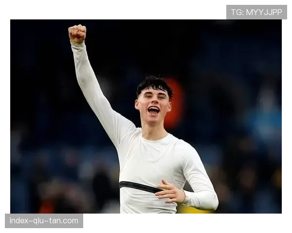 镜头下的24小时：跟随王牌队切尔西·格雷进行季前赛日常训练